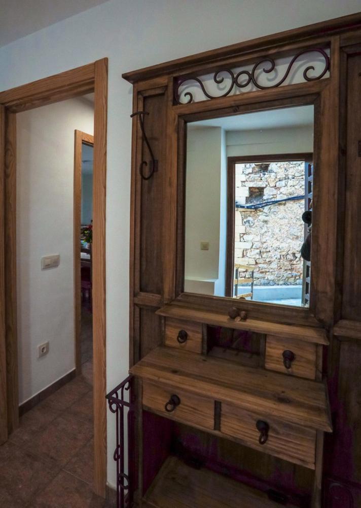 Hostal Antiguo Hospital Линарес-де-Мора Экстерьер фото